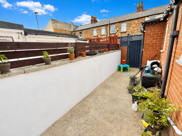 2 bed Terraced for sale Image 12