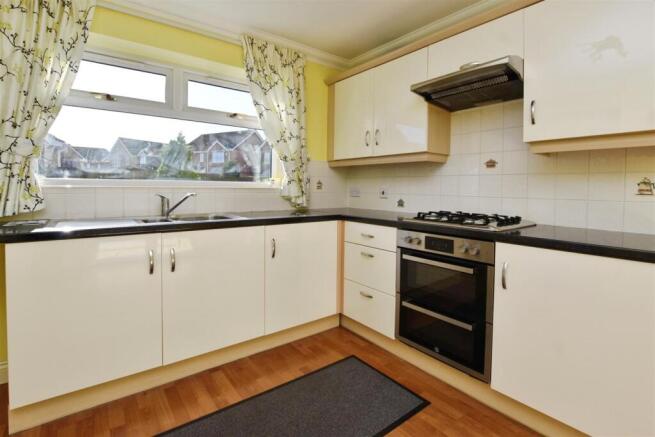 3 bed Detached Bungalow for sale Image 4