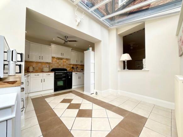 4 bed Terraced for sale Image 10