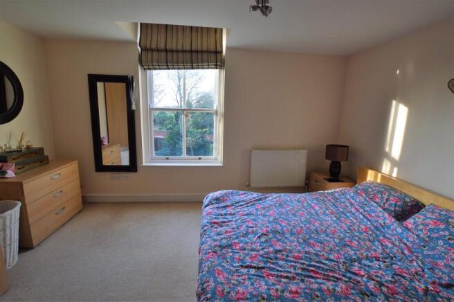 2 bed Apartment to rent Image 8