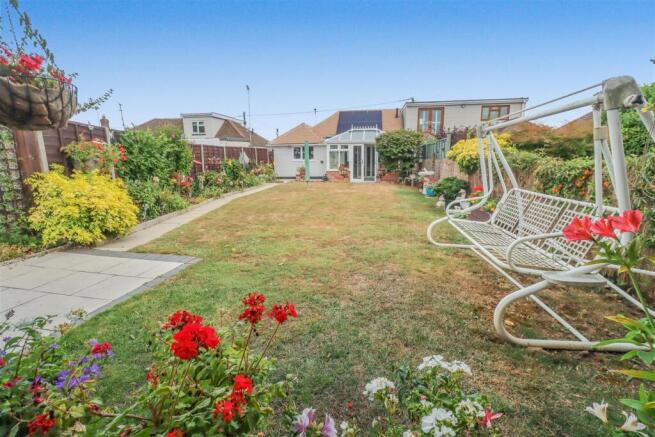 32 THIRD AVENUE REAR GARDEN-3.jpg