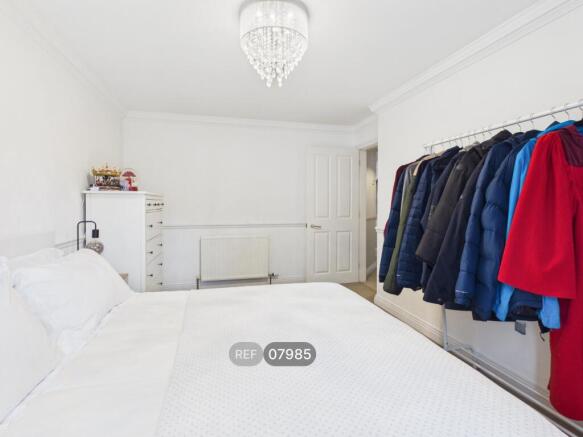 5 bed Detached to rent Image 8