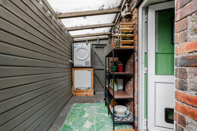 3 bedroom end of terrace house for sale in Victoria Street, Staple