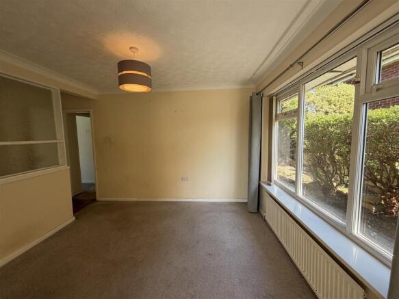 4 bed House for sale Image 10