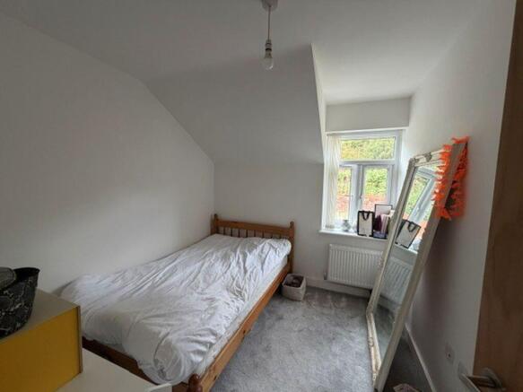 4 bed Semi-Detached for sale Image 12
