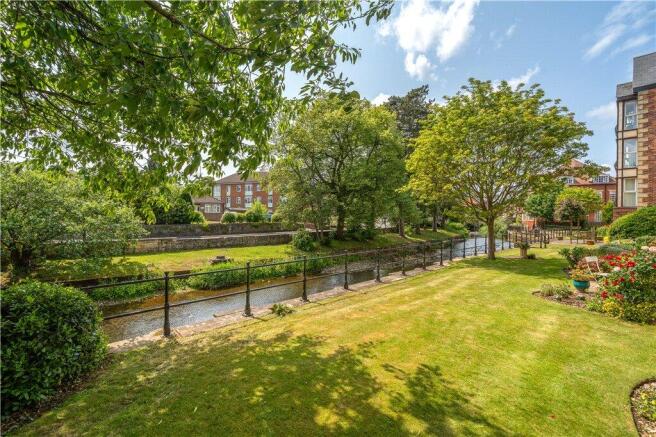 2 bed Apartment for sale Image 8