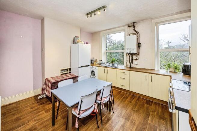 3 bed Terraced for sale Image 4