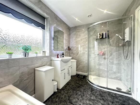 3 bed Detached for sale Image 7