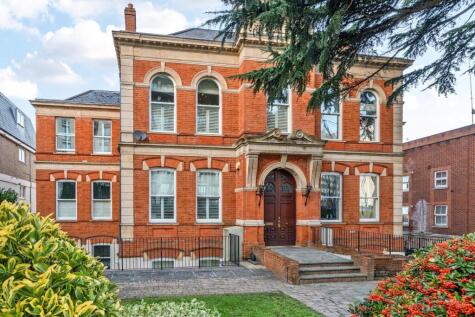 Chambers Court, 32 Station Road EN5 1PL