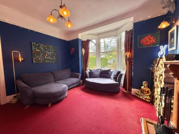5 bed Semi-Detached for sale Image 4