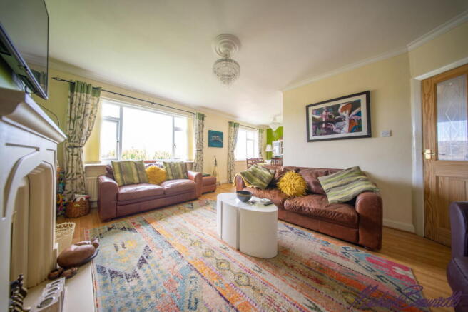 4 bed Semi-Detached for sale Image 5
