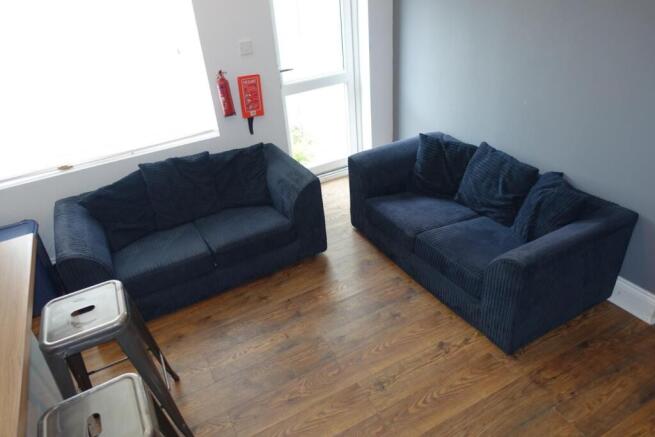 5 bed Private Halls to rent Image 4