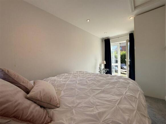 3 bed Bungalow for sale Image 8