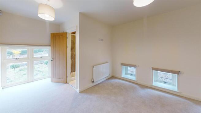 4 bed Mews to rent Image 9