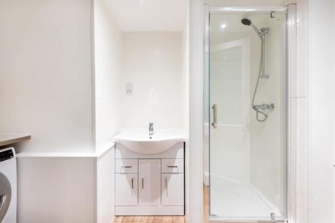 Flat 1, 239 London Road East, Batheaston, BA1 7RL-
