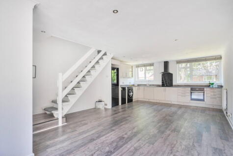 Caveside Close,Chislehurst,BR7 5NL