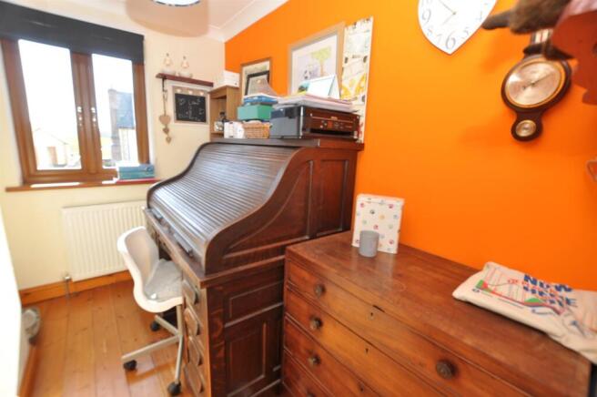 Bedroom 3/home office
