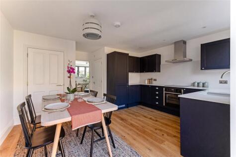 3 bed detached - London Road, Hindhead, Surrey, GU26 image 24