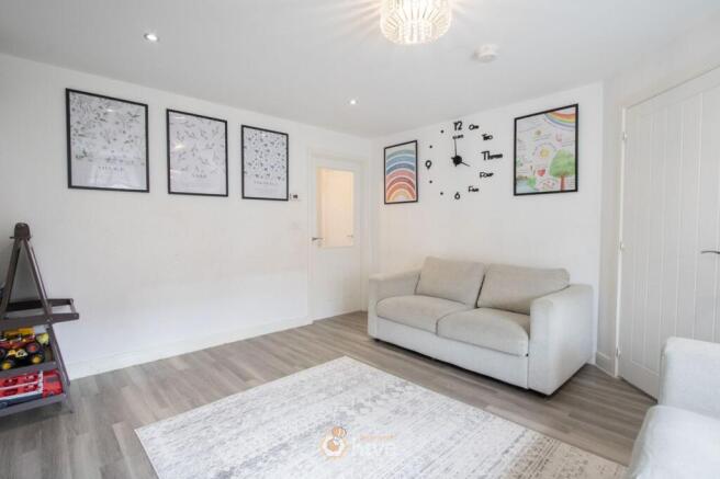 3 bed Semi-Detached for sale Image 6