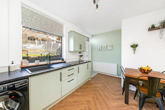 OPEN-PLAN DINING KITCHEN