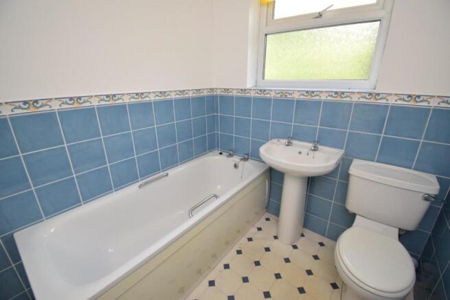 GF Bathroom.JPG