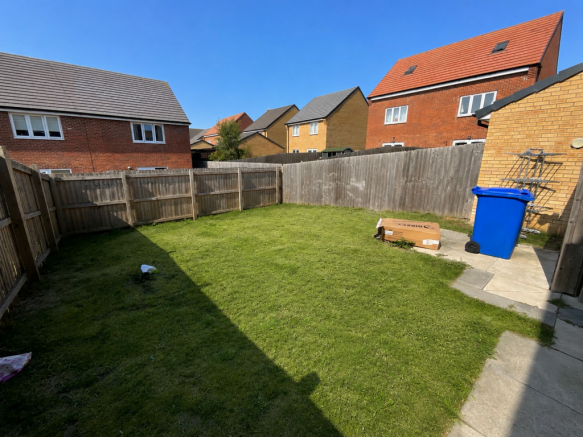 3 bed Semi-Detached to rent Image 4
