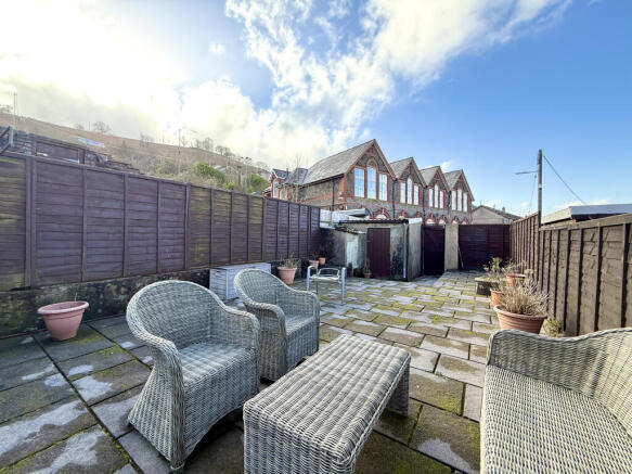 トップス houseonthehill 3 bedroom terraced house for sale in Thomas Street, Mountain Ash