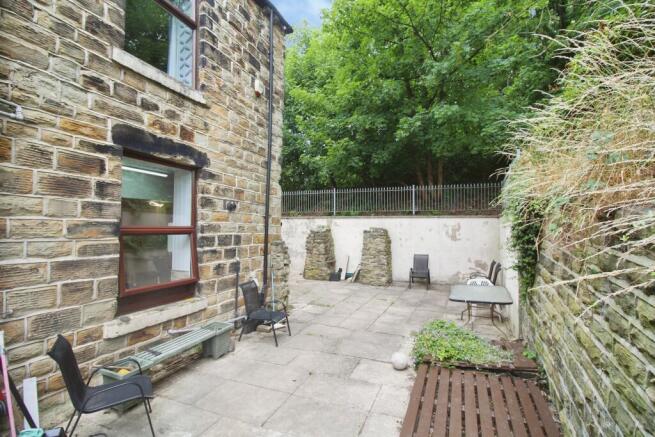 4 bed Semi-Detached for sale Image 11