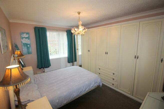 Filey Road, 16, bed 1 (2).JPG