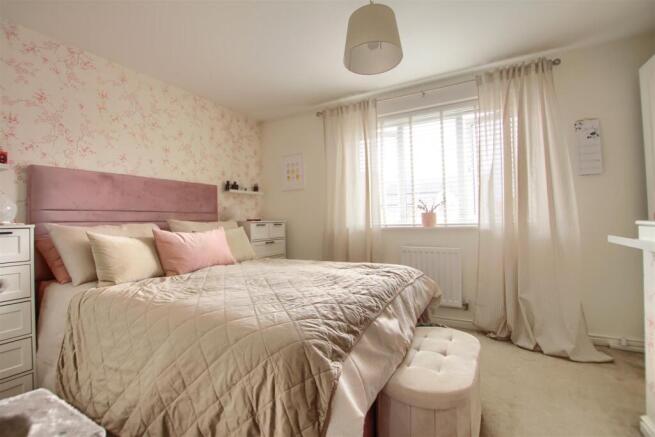 2 bed Semi-Detached for sale Image 6