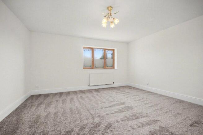 4 bed Detached for sale Image 8