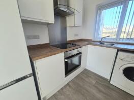 35, West Parade Flats, York Street, Halifax HX1 2TD