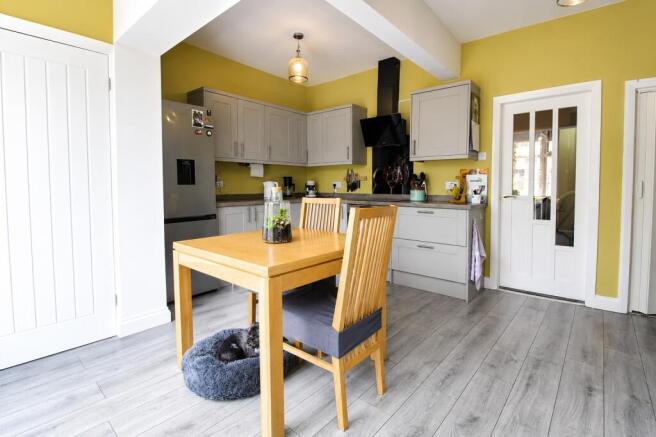 2 bed Terraced for sale Image 8