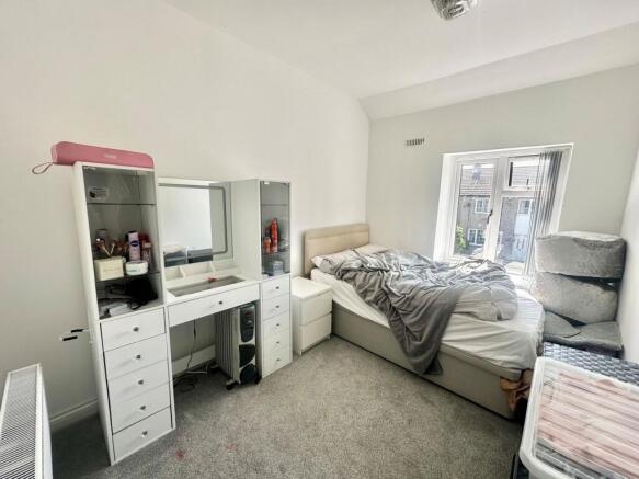 2 bed Terraced to rent Image 10