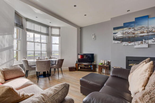 2 bed Apartment for sale Image 4