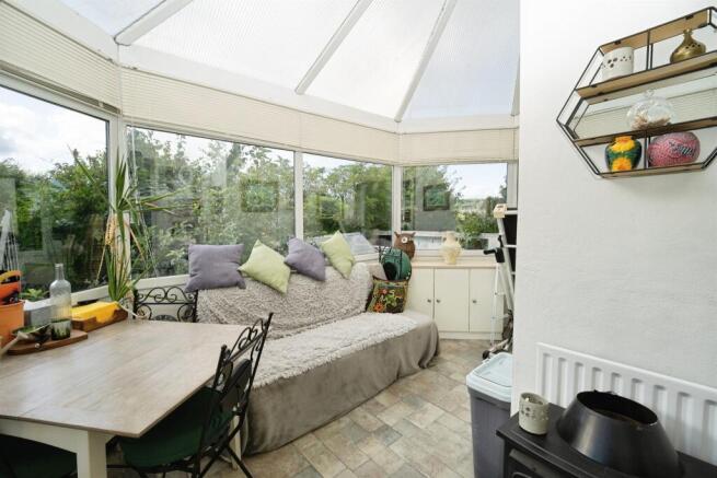 4 bed Detached for sale Image 9