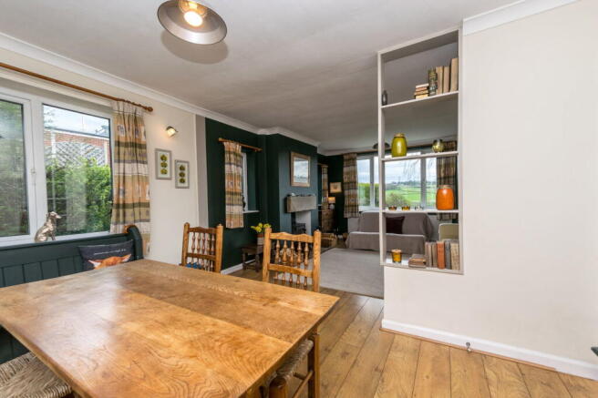 4 bed Detached for sale Image 10
