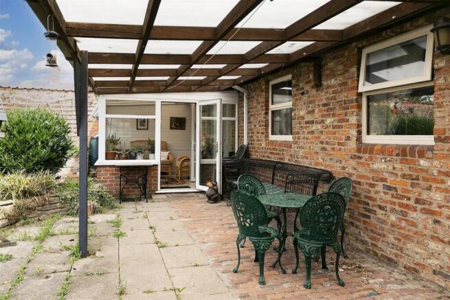 4 bed Detached Bungalow for sale Image 9