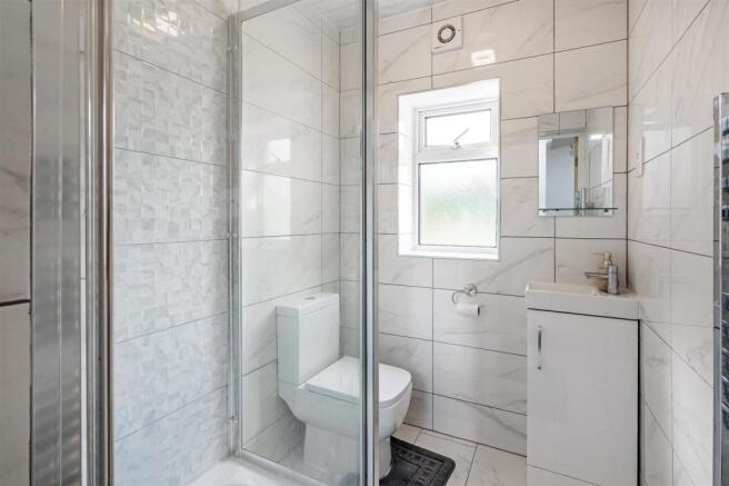 113 Ferndown Road-12_lo.jpg