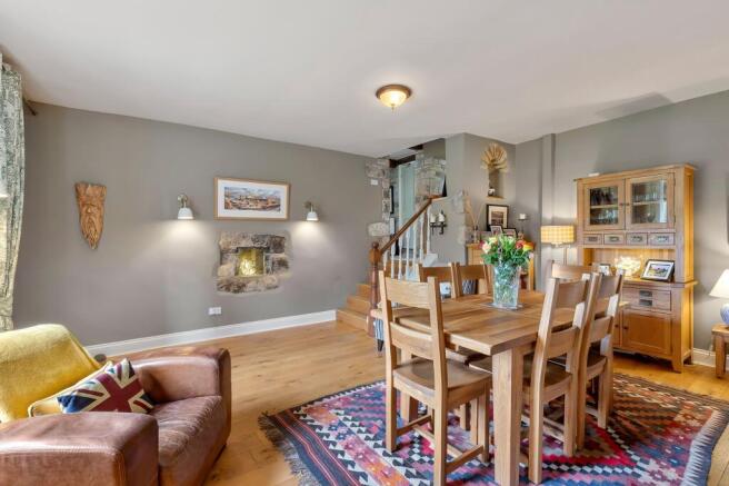 4 bed Semi-Detached for sale Image 4