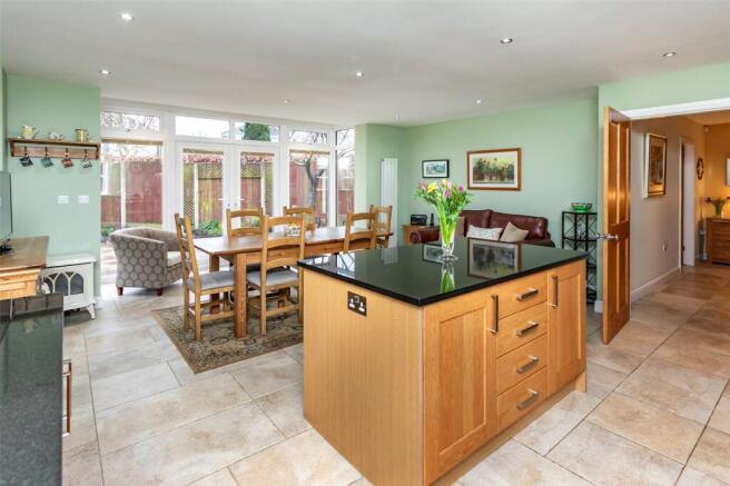 Kitchen/Dining