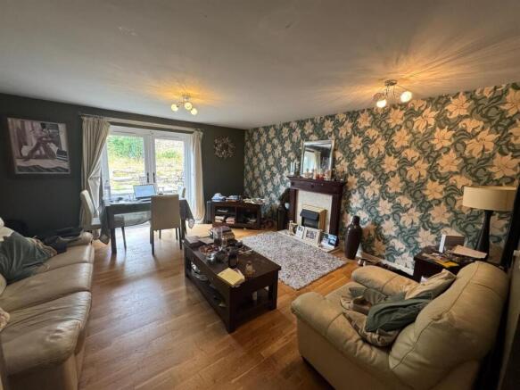 3 bed Semi-Detached for sale Image 7