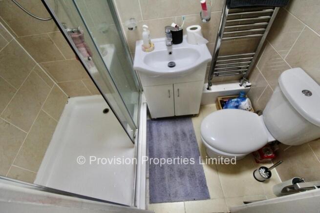 8 bed Semi-Detached to rent Image 11