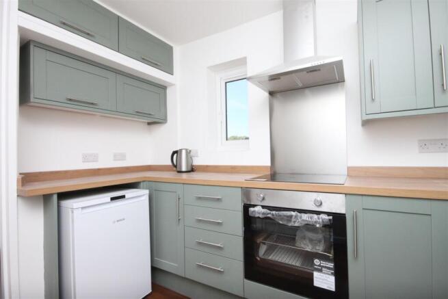 Kitchen 2.JPG
