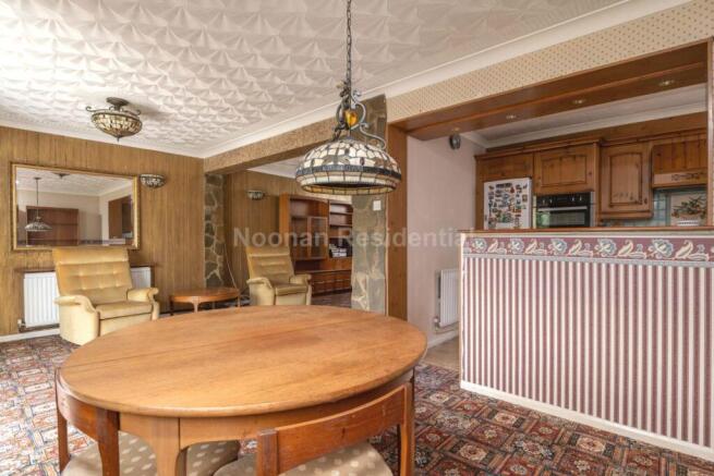 Park Crescent, Little Paxton photo 4