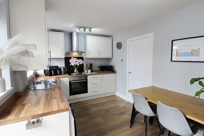 2 bed Town House for sale Image 12