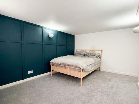 2 bed Flat for sale Image 12