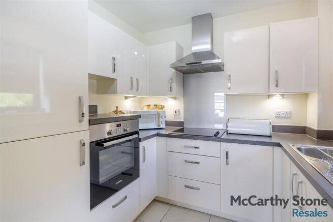 2 bed Apartment for sale Image 5