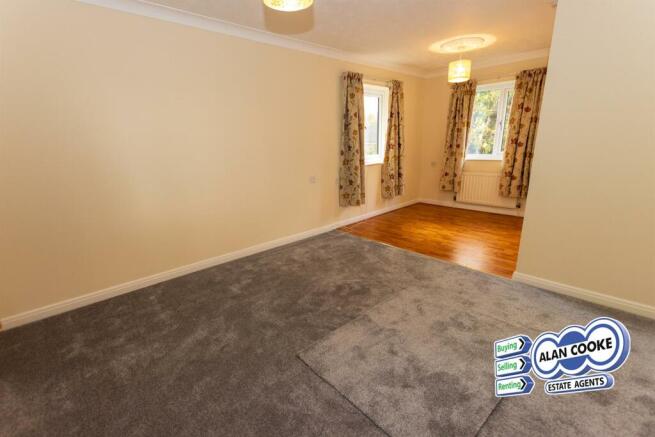 2 bed Retirement Property for sale Image 7