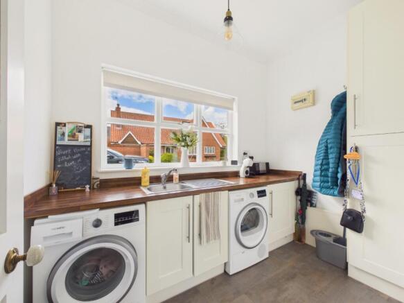 3 bed Detached for sale Image 10